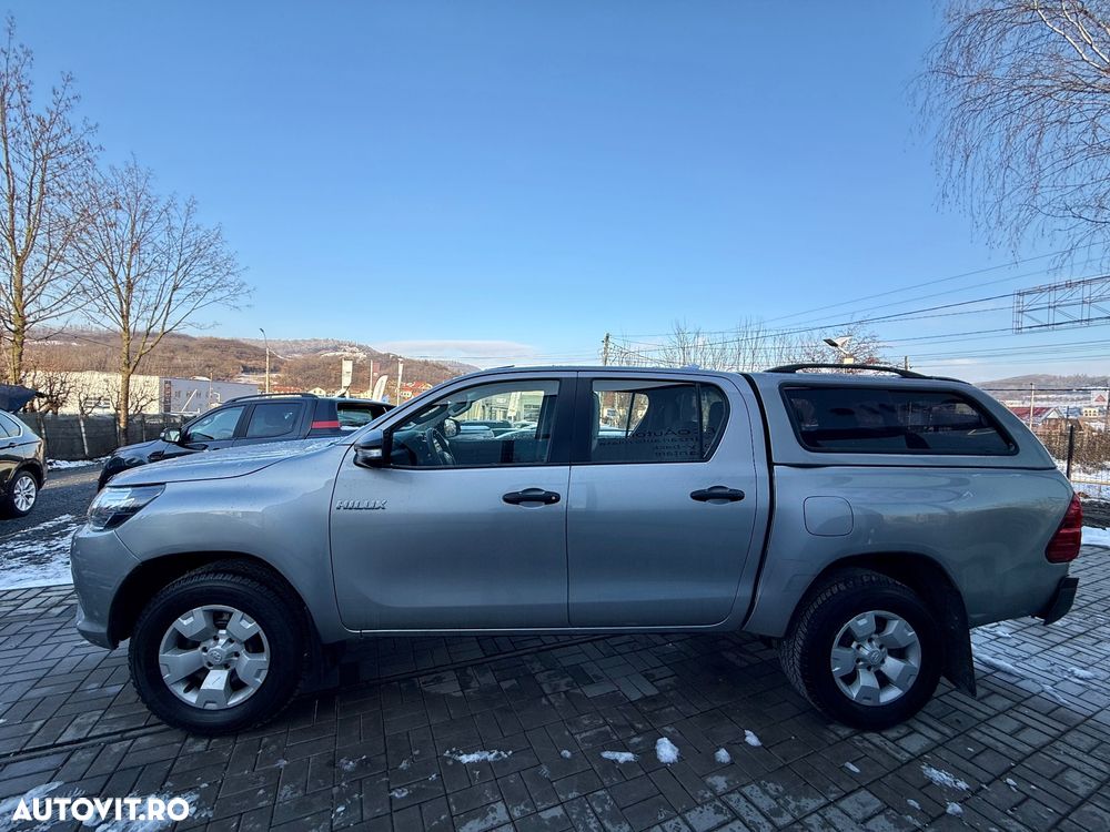 Toyota Hilux 4x4 Double Cab M/T Comfort - 2