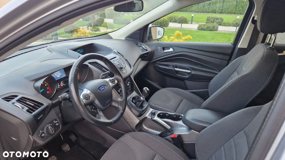 Ford Kuga 1.6 EcoBoost 2x4 Titanium - 11