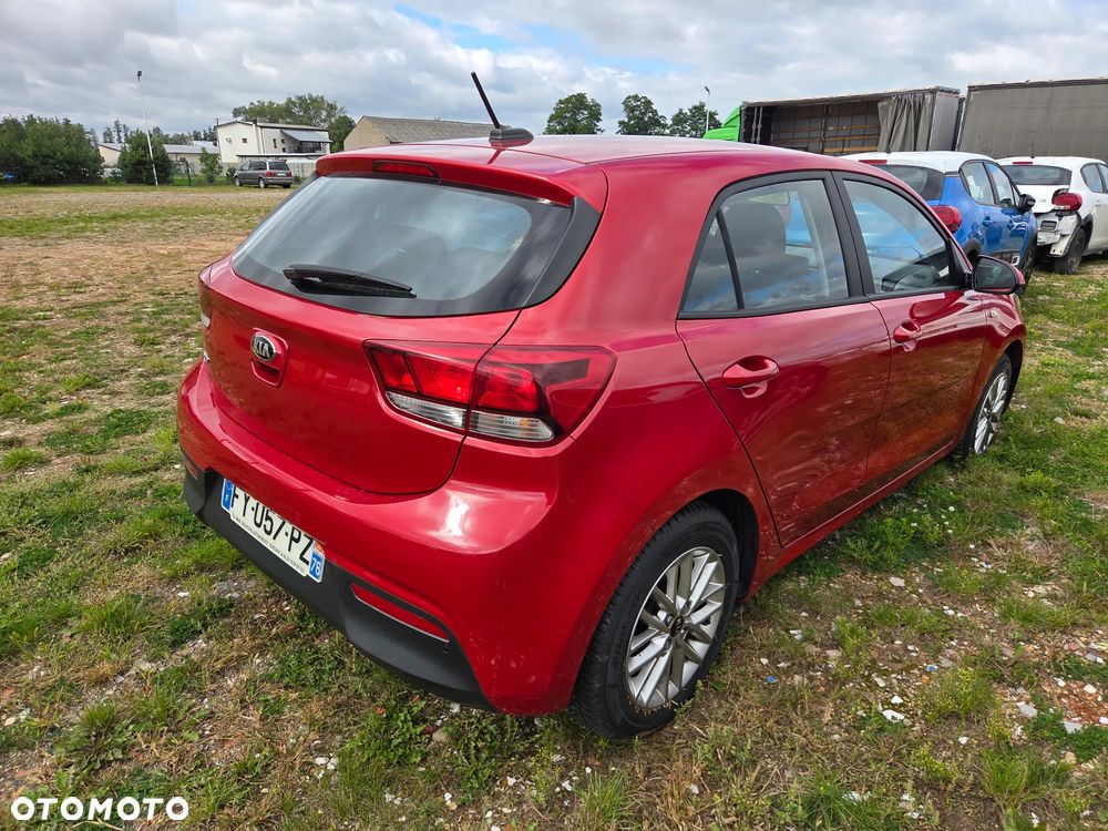 Kia Rio - 19