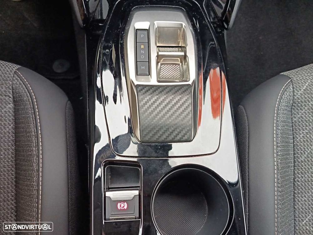 Peugeot 208 1.2 Hybrid Allure e-DCS6 - 17