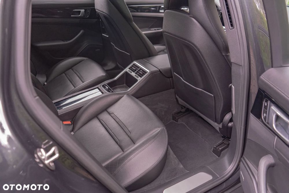 Porsche Panamera 4 - 14