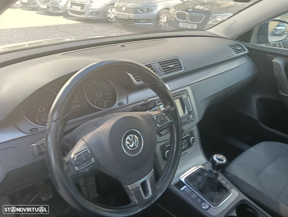 VW Passat Variant 2.0 TDi Confortline - 15