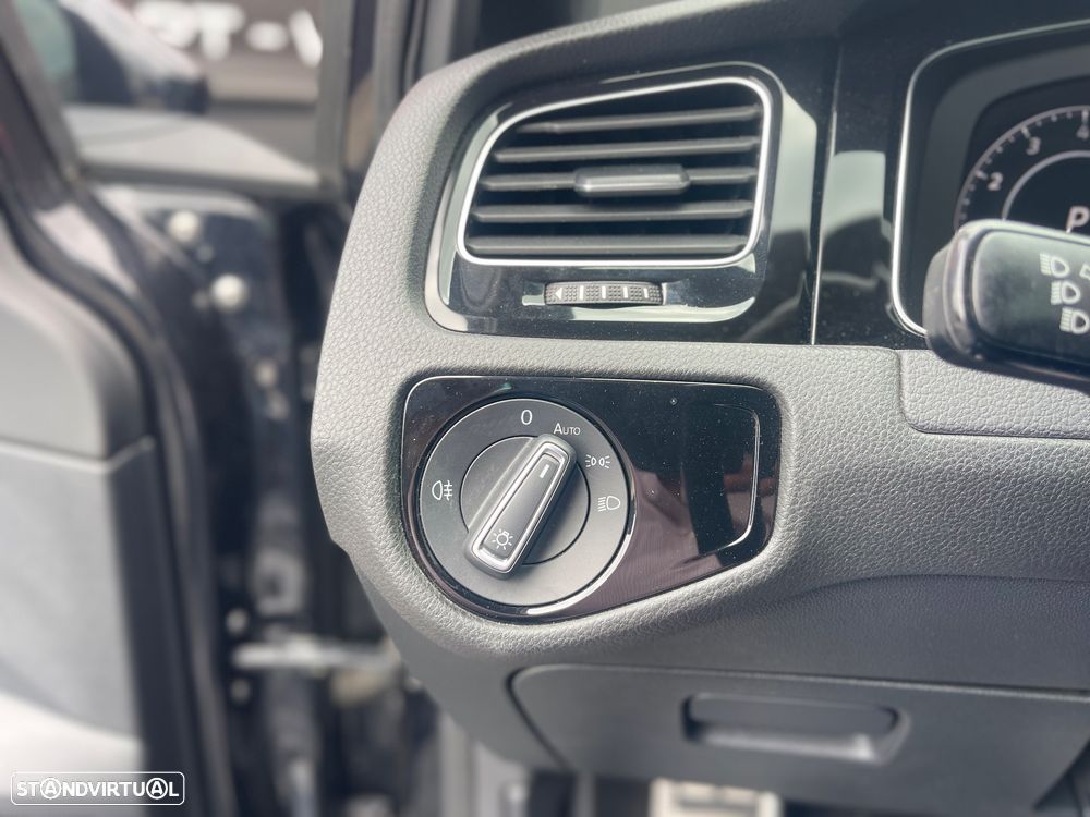 Volkswagen Golf GTI 2.0 TSI OPF DSG Performance — fotografia 14