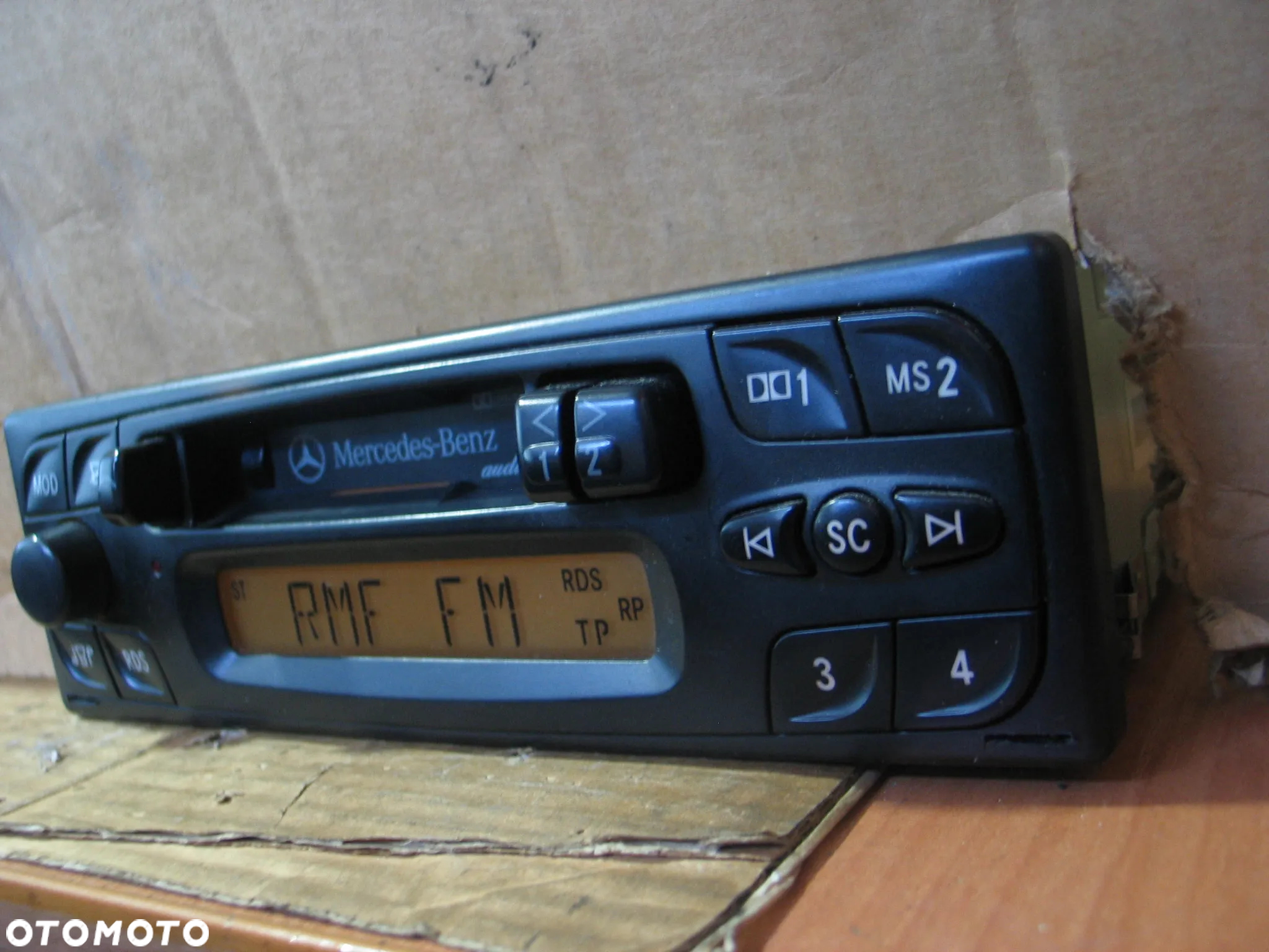 radio radioodtwarzacz Mercedes audio 5 A1688200179 - 3
