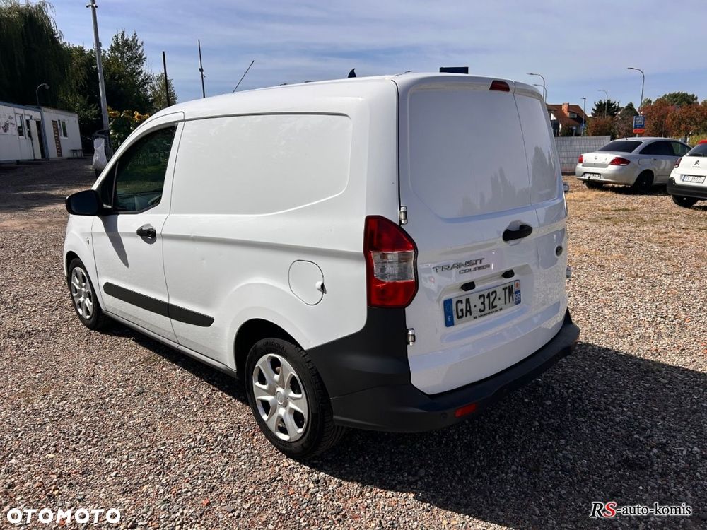 Ford Transit Courier - 9