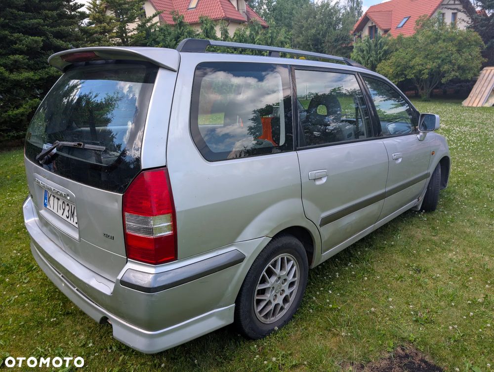 Mitsubishi Space Wagon - 6