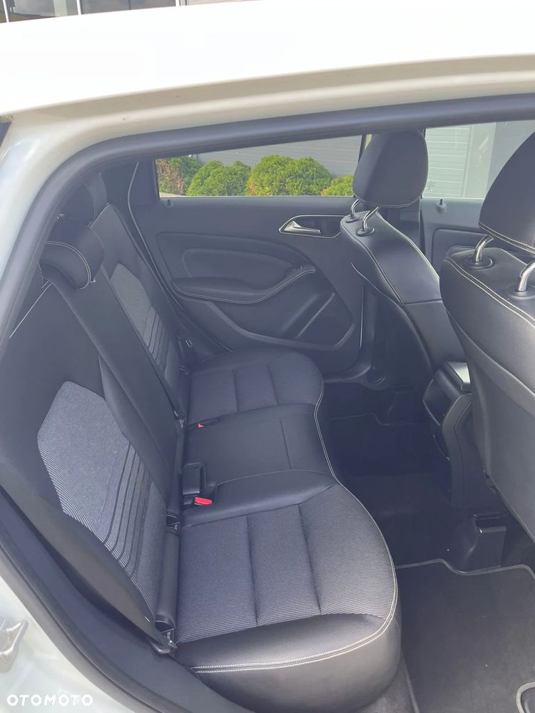 Mercedes-Benz Klasa B 180 BlueEFFICIENCY Edition Style - 30