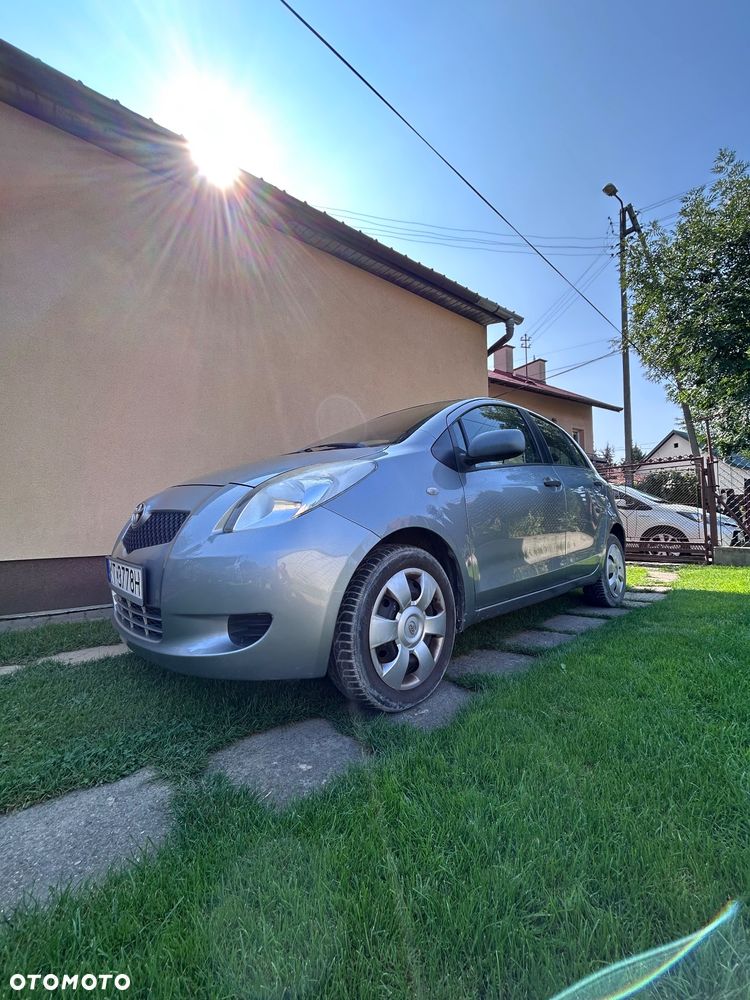 Toyota Yaris - 2