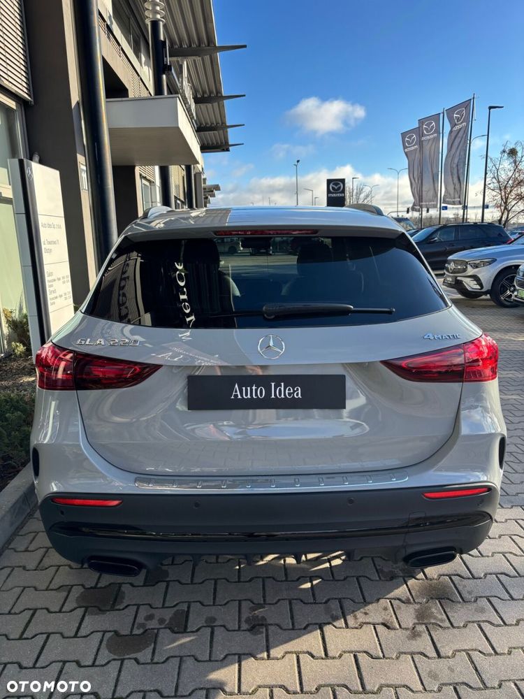 Mercedes-Benz GLA - 5