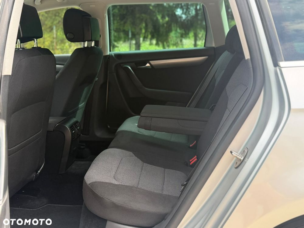 Volkswagen Passat - 22