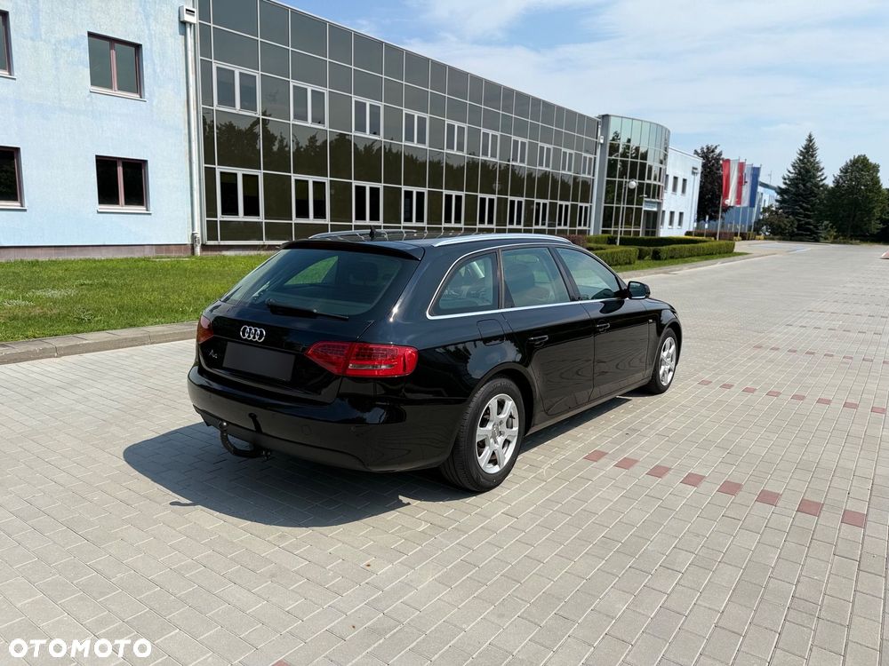 Audi A4 Avant 2.0 TDI DPF multitronic S line Sportpaket - 4