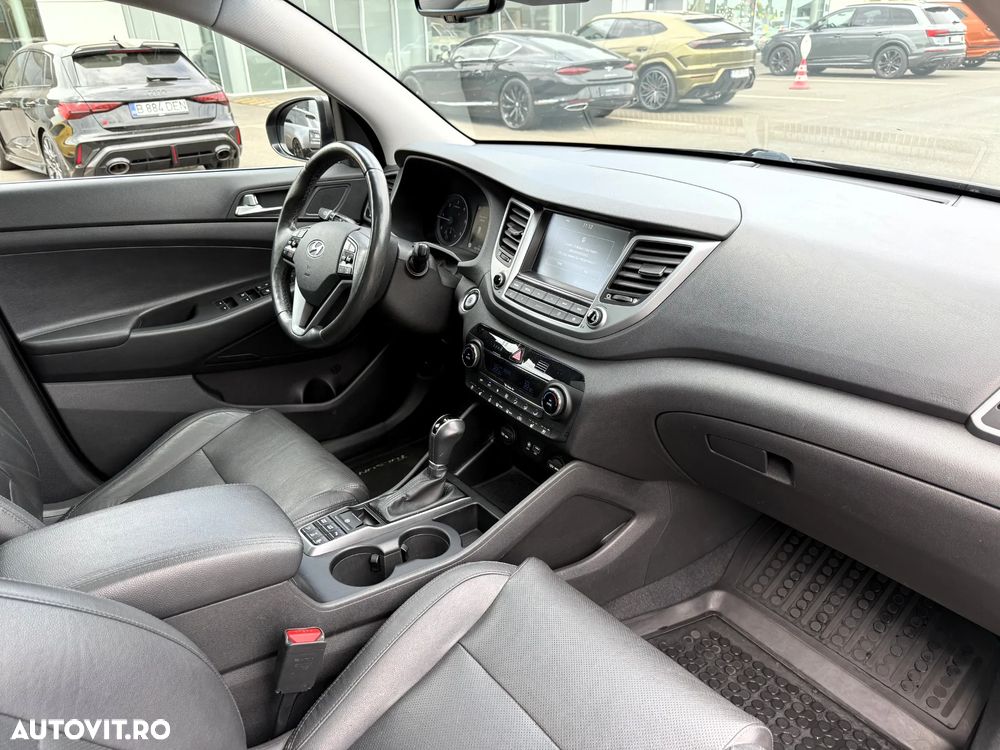 Hyundai Tucson 2.0 CRDI 4WD 6AT Premium+ - 17