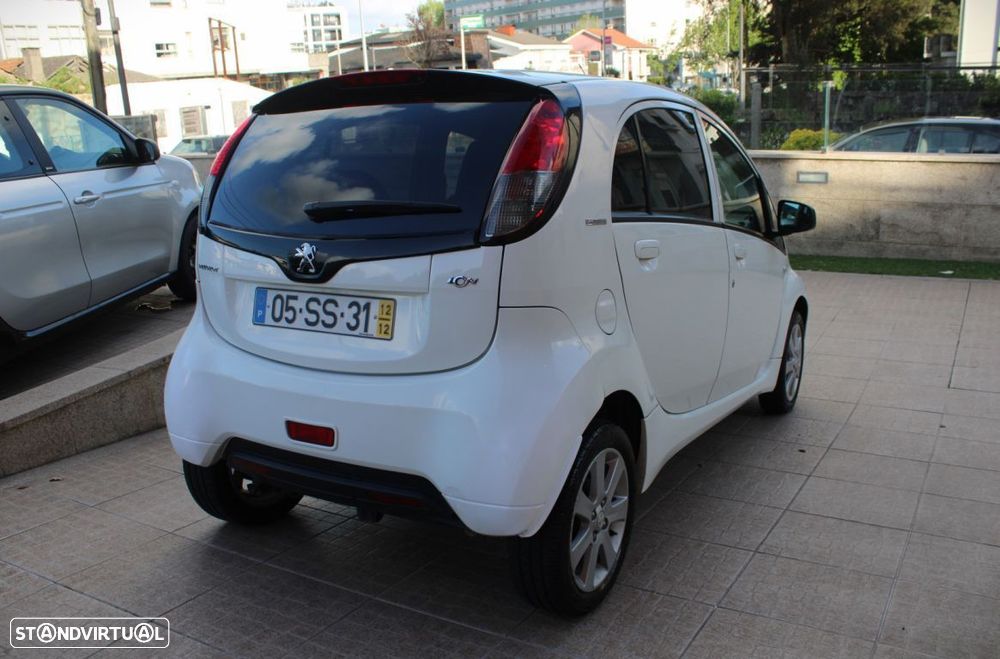 Peugeot iOn - 5