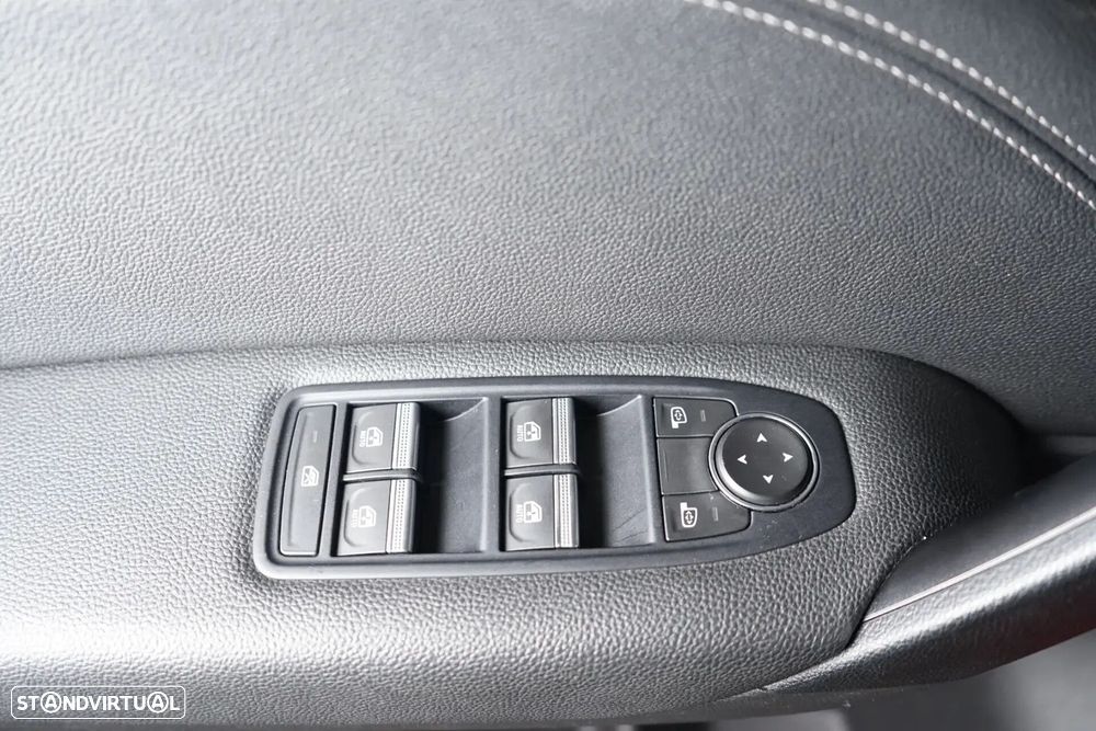 Renault Captur — fotografia 17