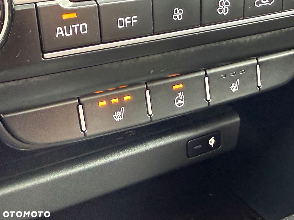 Kia Ceed 1.5 T-GDI DCT7 OPF GT Line - 30