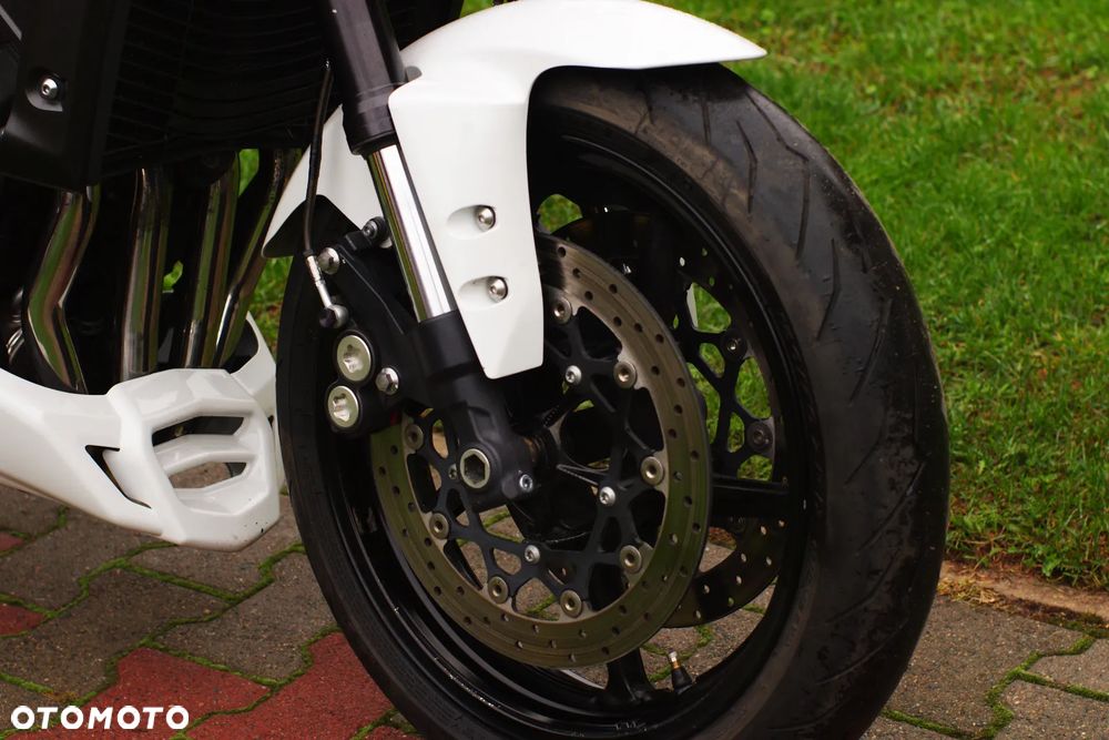 Yamaha FZ - 12