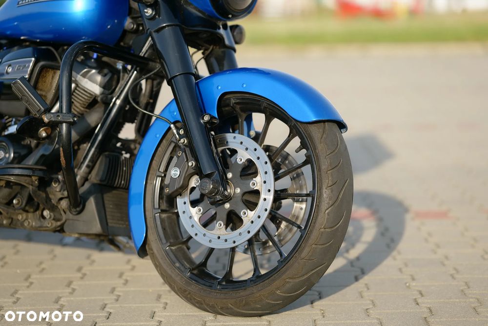 Harley-Davidson Touring Street Glide - 20