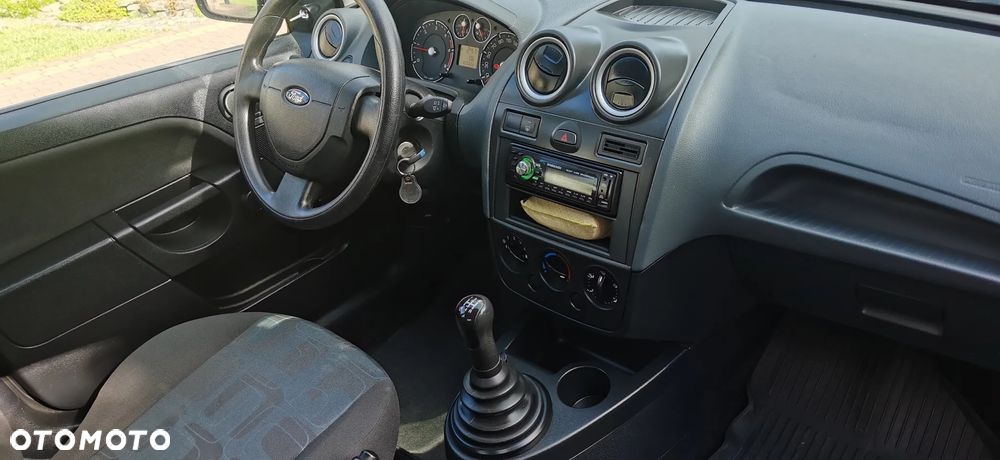 Ford Fiesta 1.4 TDCI - 10