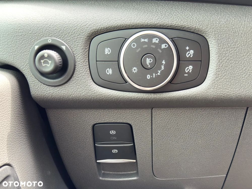 Ford Transit - 25
