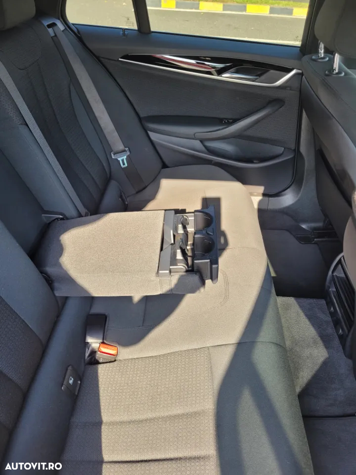 BMW Seria 5 520d Aut. - 9
