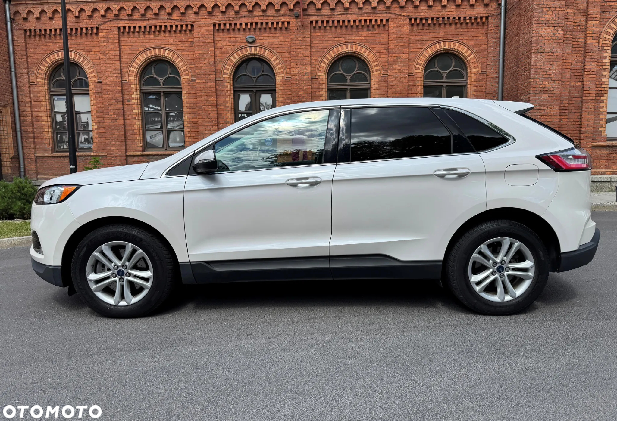 Ford Edge - 2