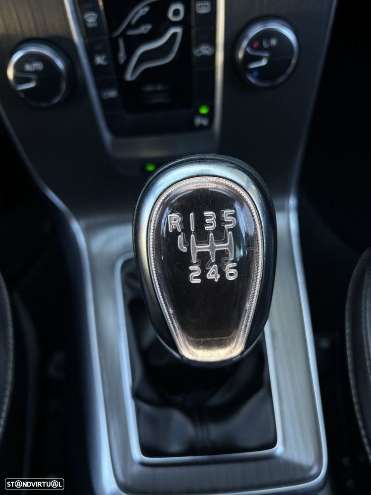 Volvo V40 1.6 D2 Momentum - 18