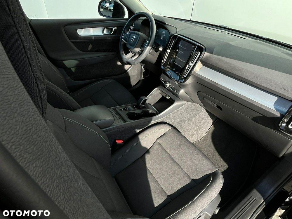 Volvo XC 40 T3 Momentum Pro - 16
