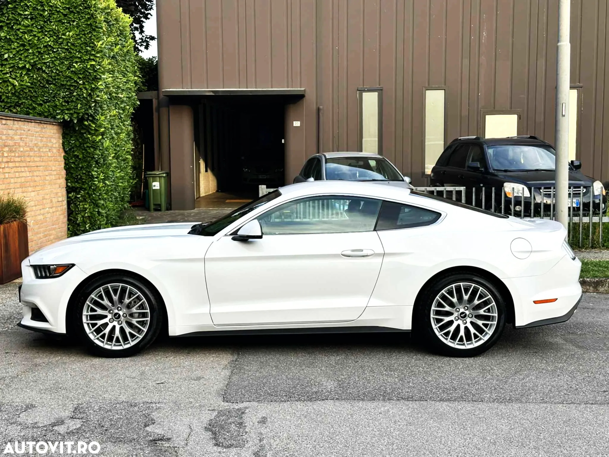 Ford Mustang 2.3 Eco Boost Aut. - 5