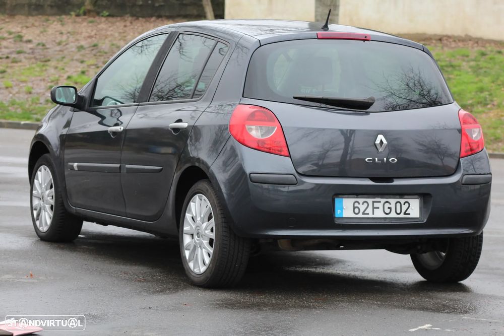 Renault Clio 1.5 dCi Dynamique S - 11