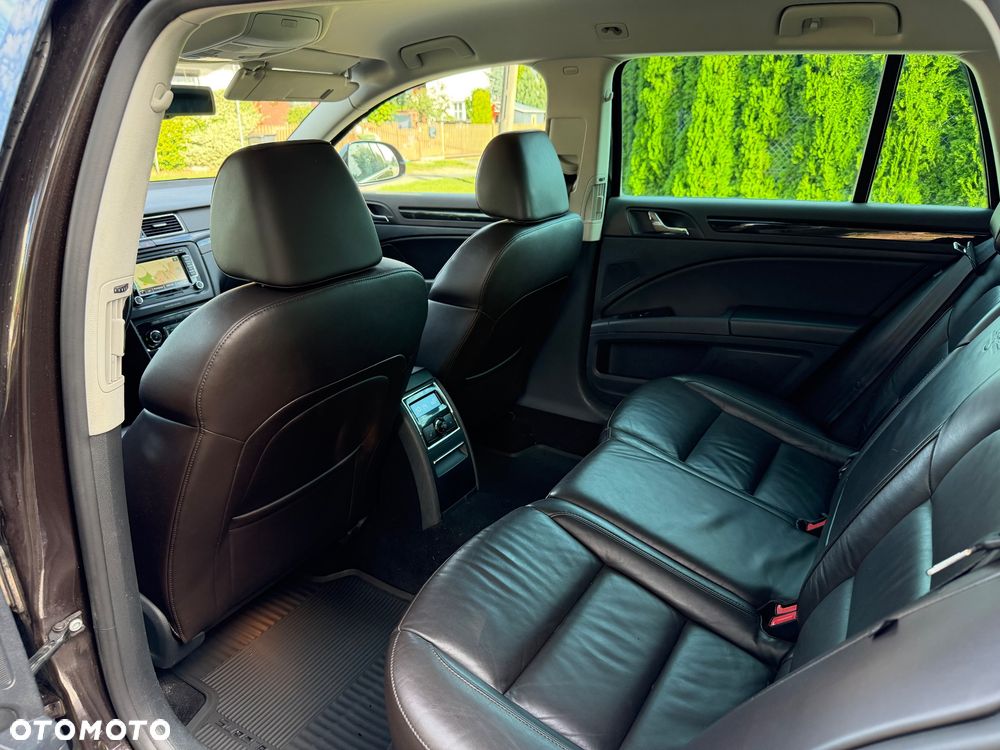Skoda Superb 2.0 TDI 4x4 L&K - 14