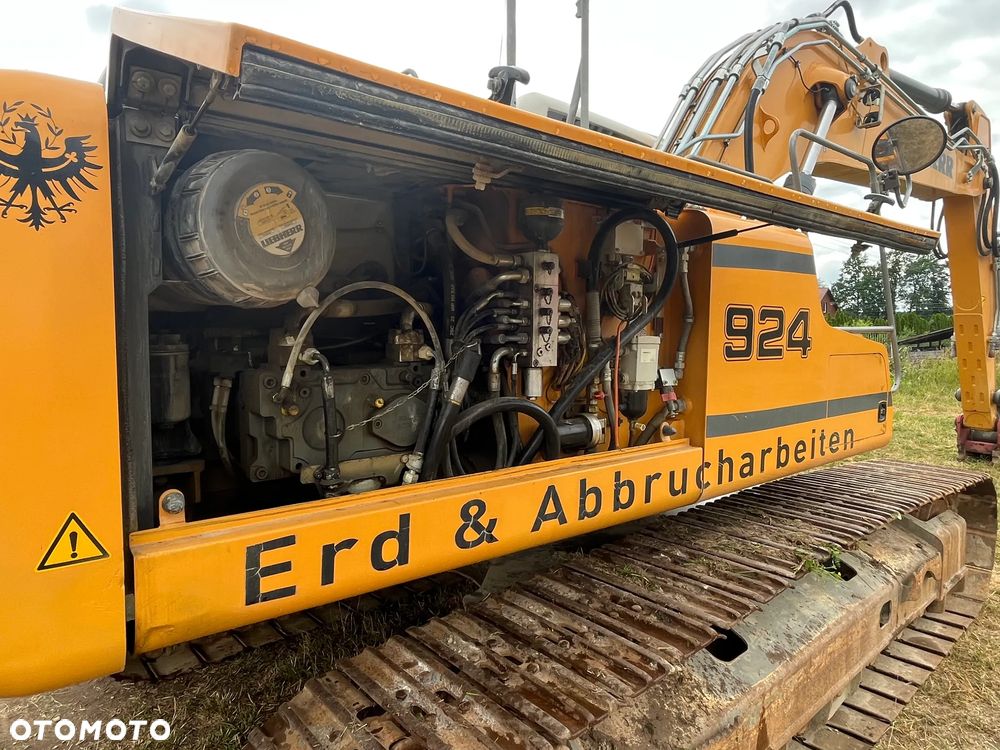 Liebherr R924LC - 11