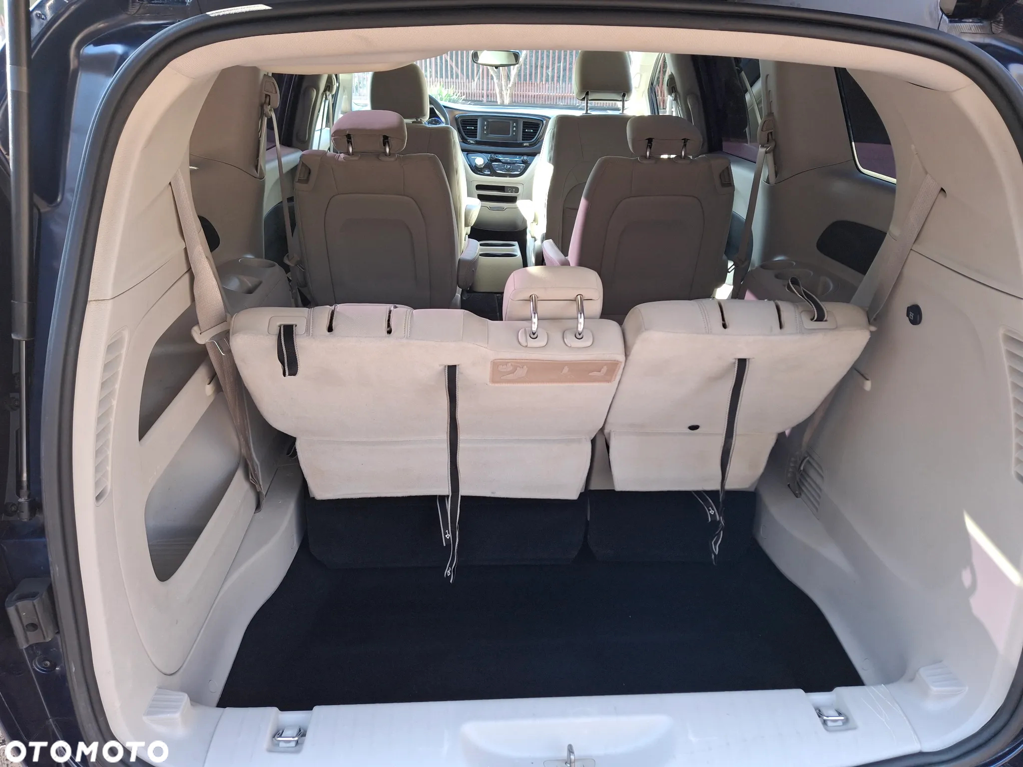 Chrysler Pacifica - 7