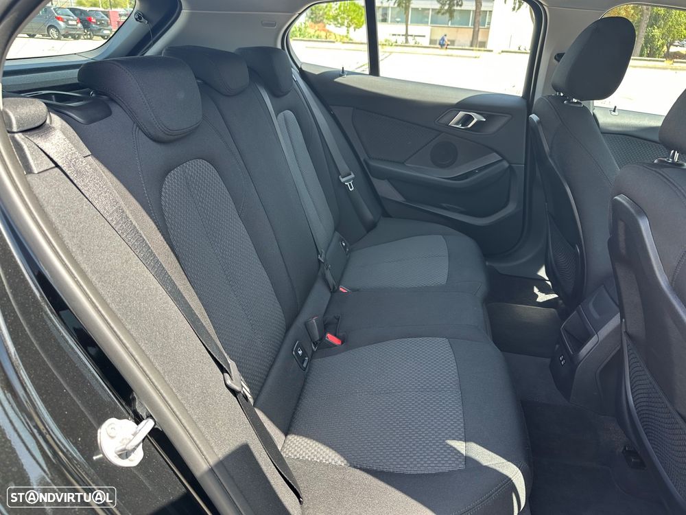 BMW 116 i Advantage — fotografia 9