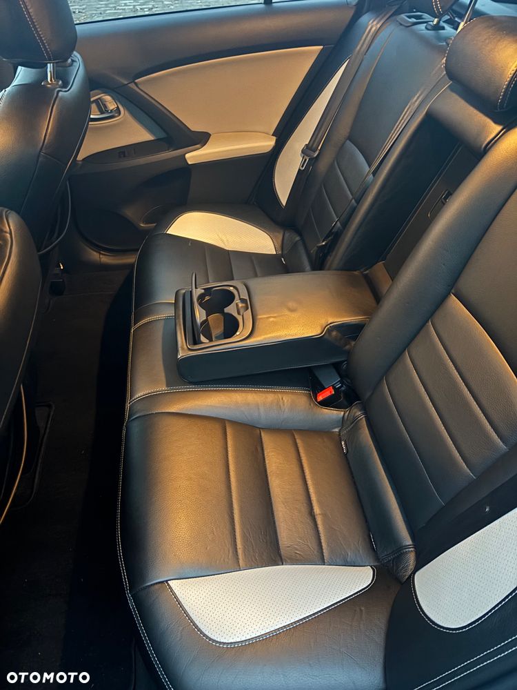 Toyota Avensis Touring Sports 1.8 Multidrive S Comfort - 24