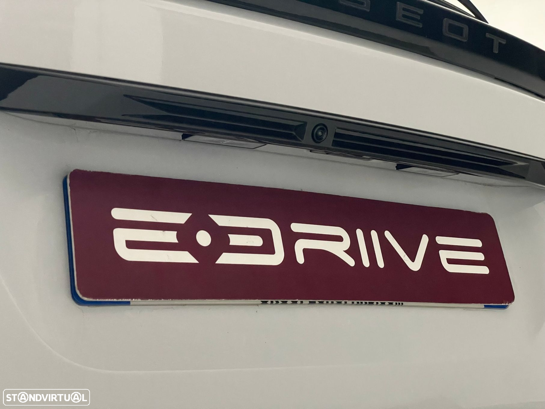 Peugeot 2008 1.2 PureTech Allure EAT8 - 5