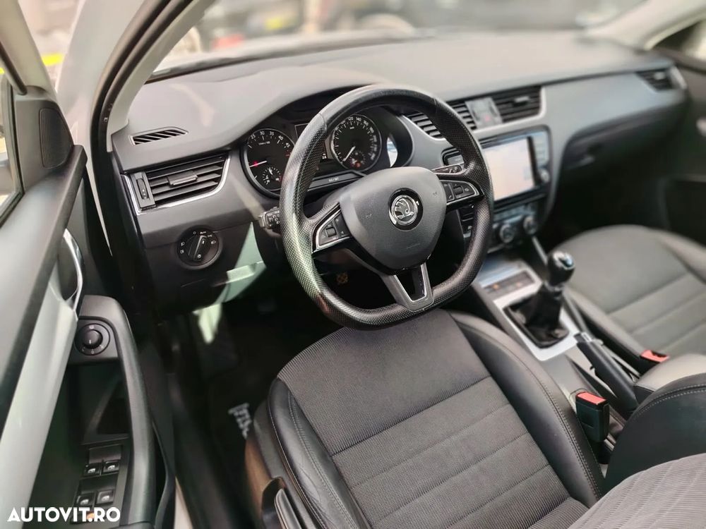 Skoda Octavia Combi 2.0 TDI Tour - 14