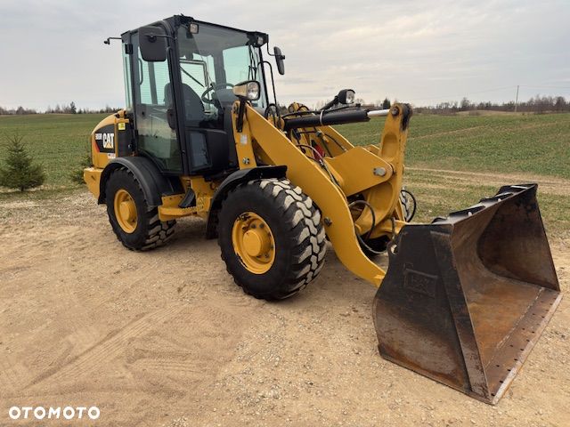 Caterpillar 906M - 2