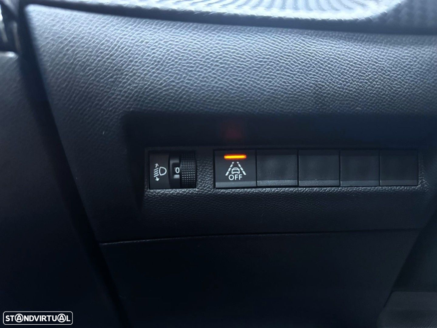 Peugeot e-2008 50 kWh Active Pack - 39