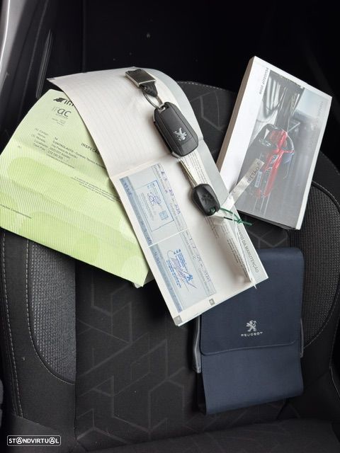 Peugeot 2008 1.6 BlueHDi Style - 28