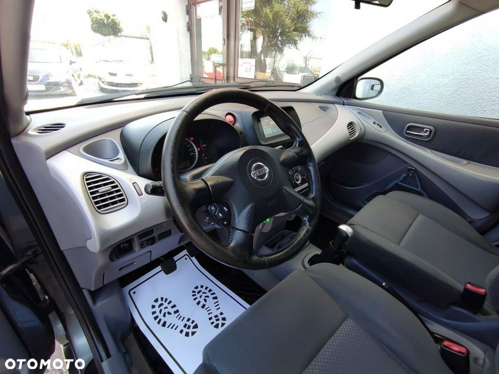Nissan Almera Tino - 9