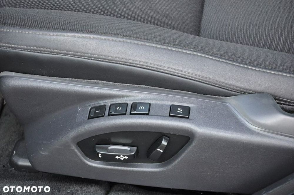 Volvo V60 D3 Momentum - 37