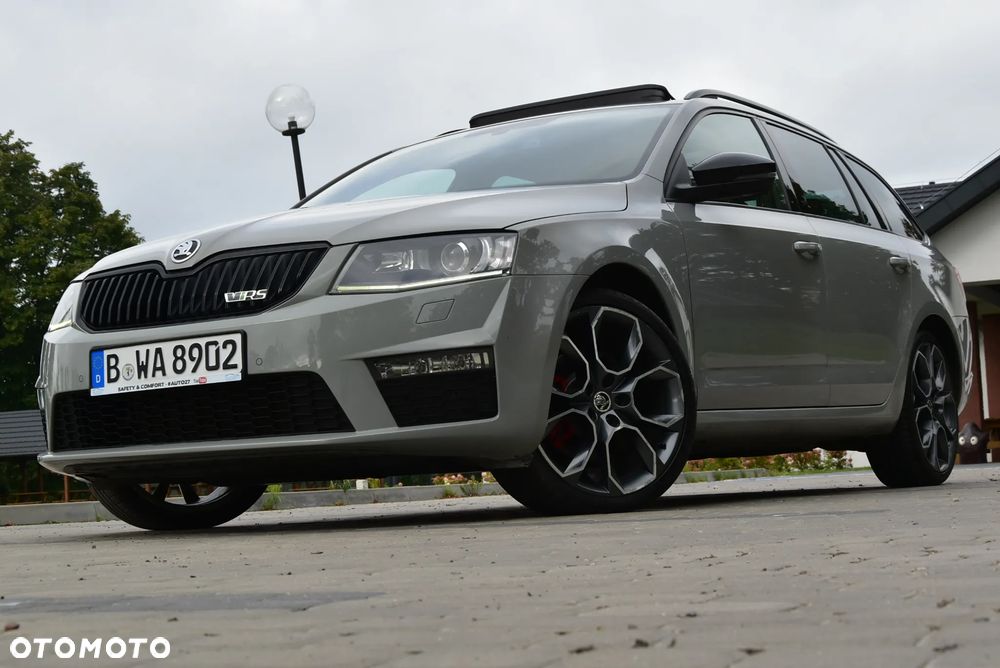 Skoda Octavia 2.0 TDI DSG RS - 37