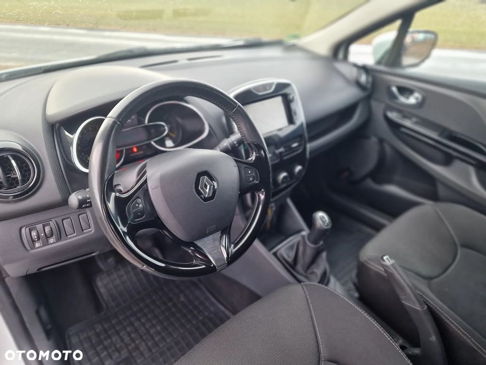 Renault Clio 1.2 16V 75 Limited - 19