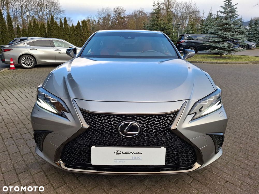 Lexus ES 300h F Sport Edition - 8