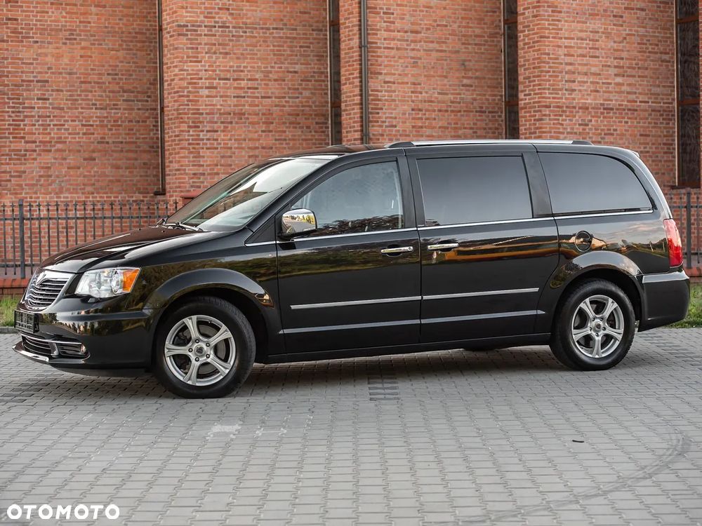 Lancia Voyager - 7