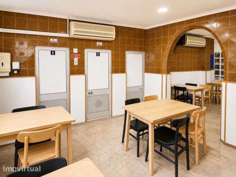 Estabelecimento Comercial com T1 Associado na Damaia - Grande imagem: 5/10