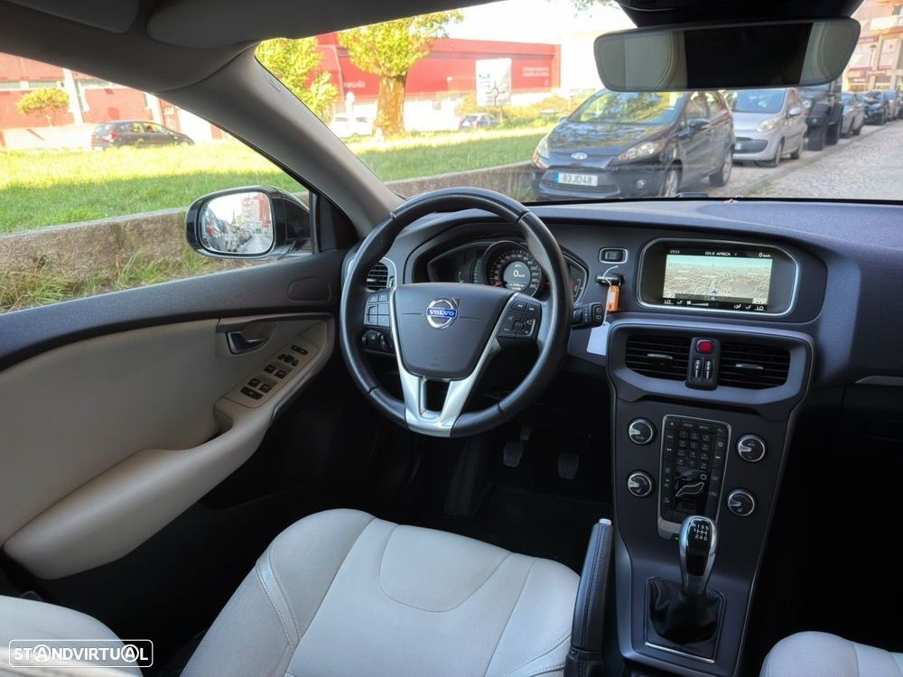 Volvo V40 Cross Country 1.6 D2 Momentum - 26