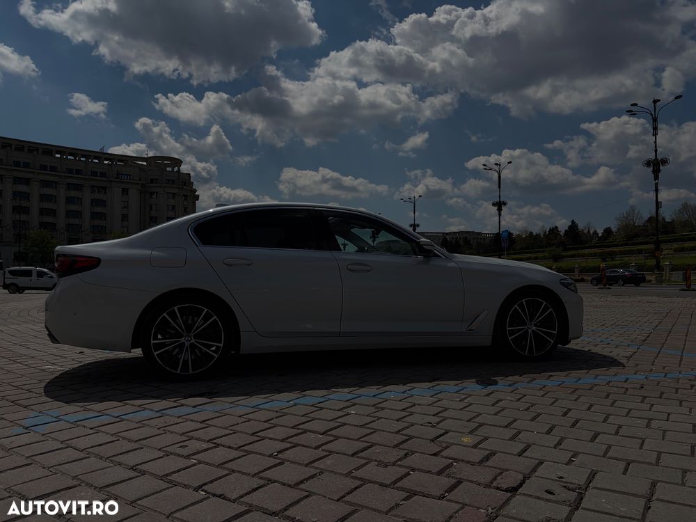 BMW Seria 5 530d xDrive AT MHEV - 18