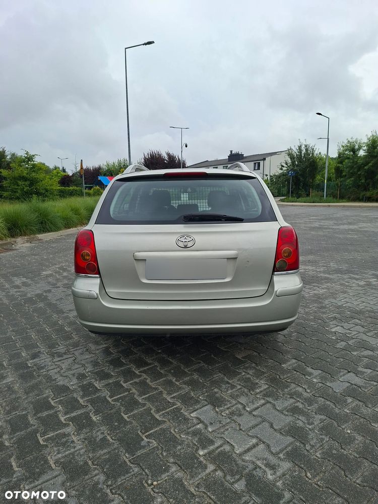 Toyota Avensis 1.8 VVT-i Combi - 4