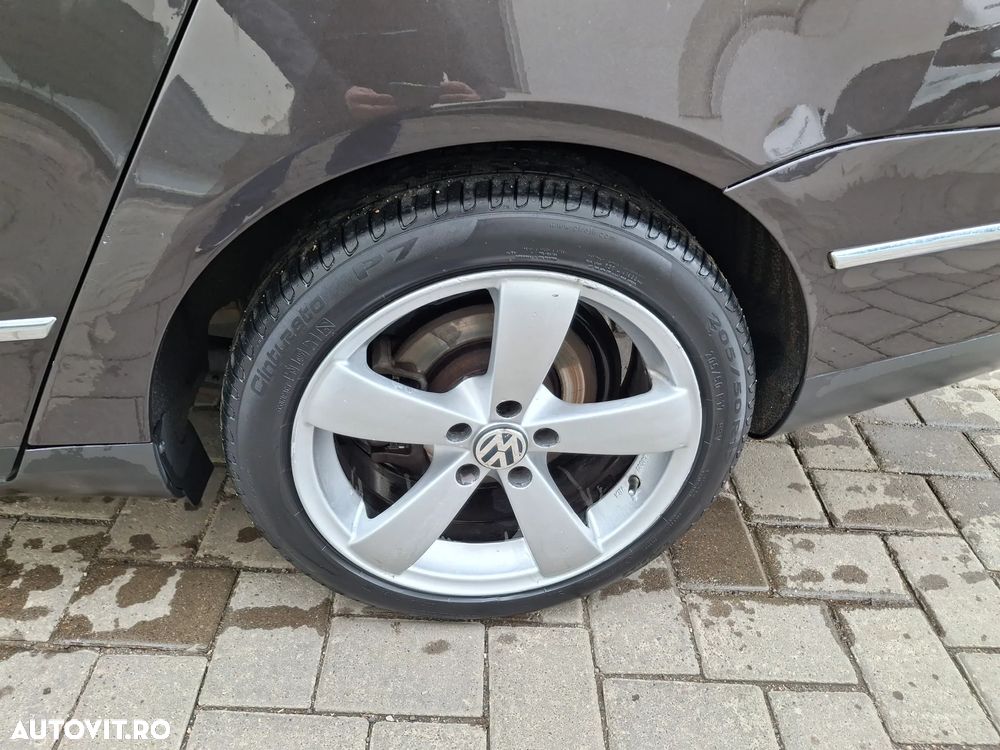 Volkswagen Passat - 8
